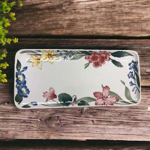 Villeroy & Boch Flora Bella porcelain sandwich tray.